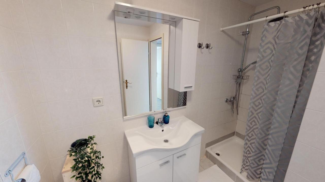 Lora Deluxe Superior 5 Star Apartment, Your Piece Of Heaven By The Sea & Park With Sea & Park View Novigrad  Exterior photo