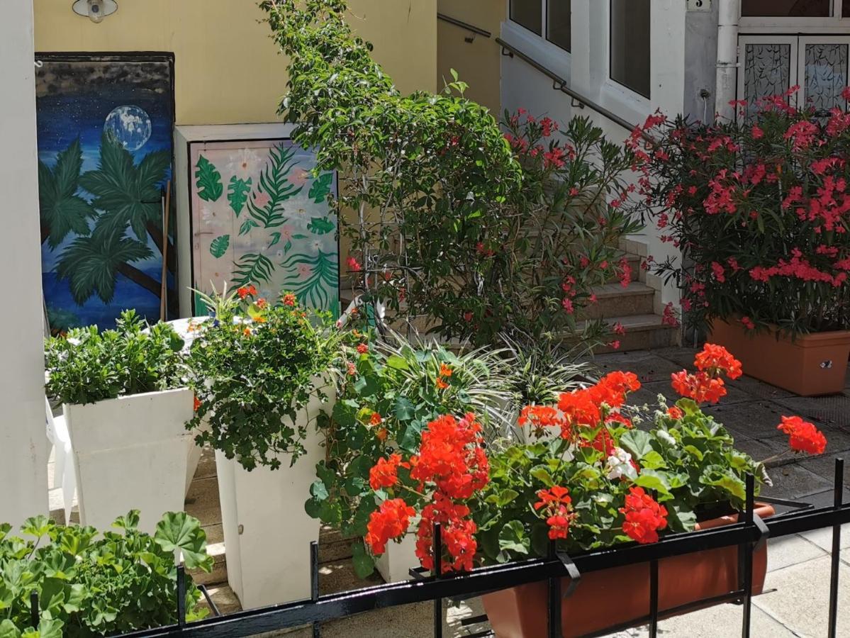 Lora Deluxe Superior 5 Star Apartment, Your Piece Of Heaven By The Sea & Park With Sea & Park View Novigrad  Exterior photo